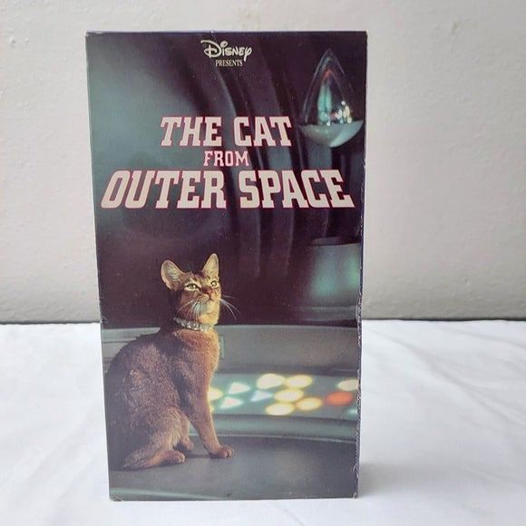 Disney Presents The Cat from Outer Space VHS Vintage Movie Tape - Picture 1 of 6